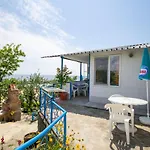 ваканционни къщи'на брега' On The Coast Гостевой дом Варна