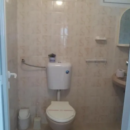 ваканционни къщи'на брега' On The Coast فارنا