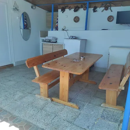 ваканционни къщи'на брега' On The Coast * فارنا