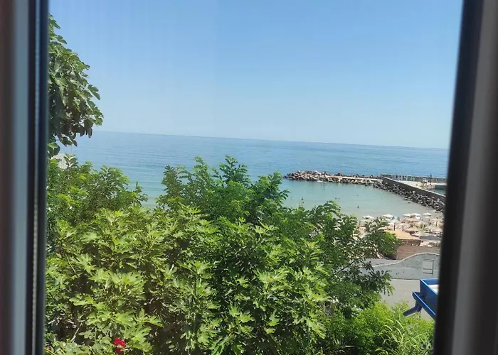ваканционни къщи'на брега' On The Coast * Varna