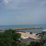 ваканционни къщи'на брега' On The Coast *