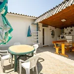 ваканционни къщи'на брега' On The Coast Guest house