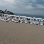 ваканционни къщи'на брега' On The Coast