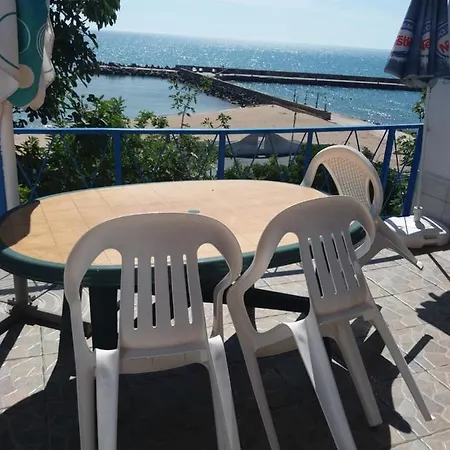 Гостевой дом ваканционни къщи'на брега' On The Coast