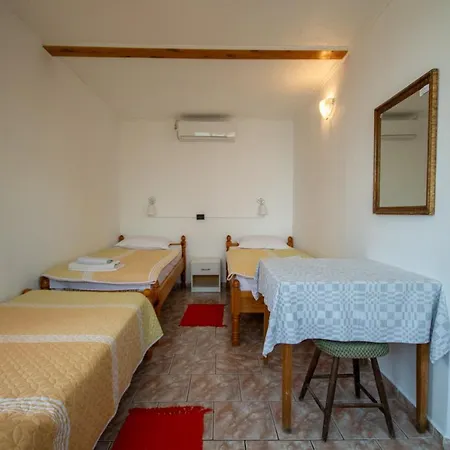 ваканционни къщи'на брега' On The Coast Гостевой дом Варна