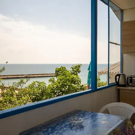 Гостевой дом ваканционни къщи'на брега' On The Coast