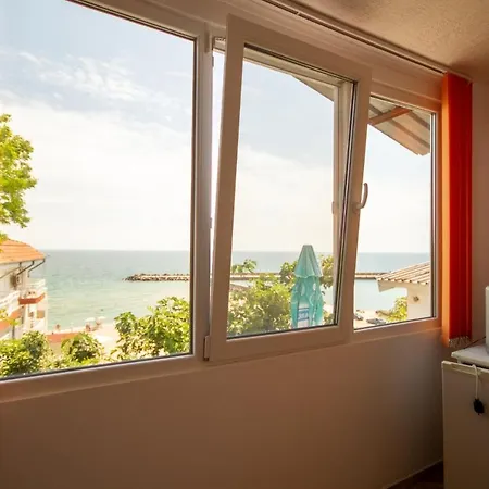 Гостевой дом ваканционни къщи'на брега' On The Coast