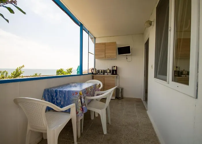 Πανσιόν ваканционни къщи'на брега' On The Coast