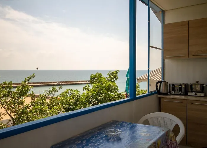 Πανσιόν ваканционни къщи'на брега' On The Coast